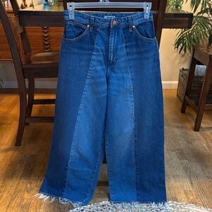 Wrangler two tone Cowboy Barrel Jeans size 29X28